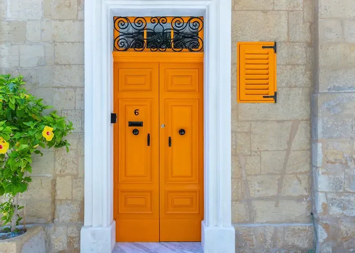 Historical Apartment *